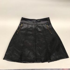 Banana republic shiny textured pleated black skirt